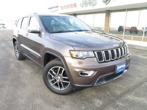 Used 2018 Jeep Grand Cherokee Limited w/ Trailer Tow Group IV image 4