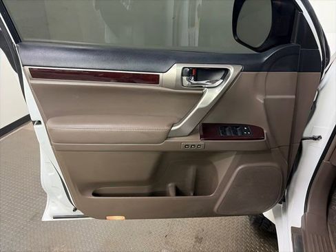 Used 2015 Lexus GX 460 Luxury w/ Preferred Accessory Package image 14
