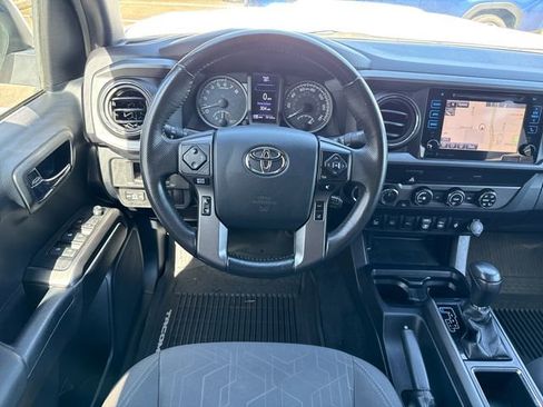 Used 2019 Toyota Tacoma TRD Sport w/ Technology Package image 20