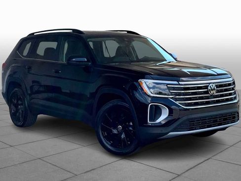 New 2026 Volkswagen Atlas SE image 2