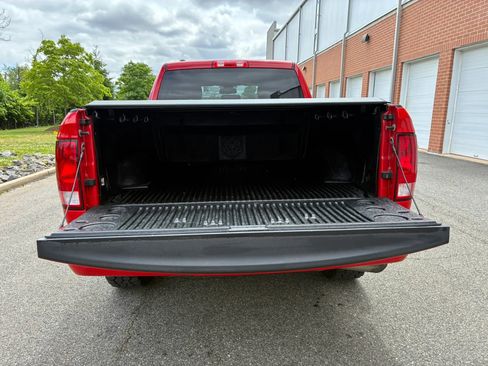 Used 2018 RAM 1500 Express AWD/4WD image 23