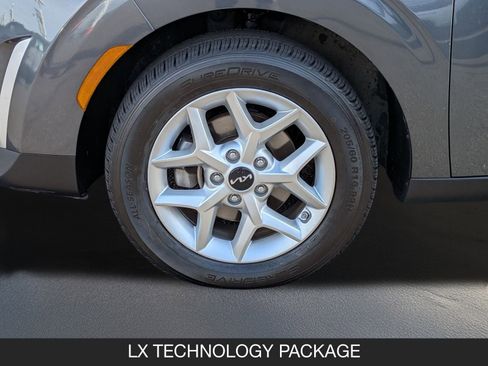 Used 2024 Kia Soul LX w/ Option Group 015 image 11