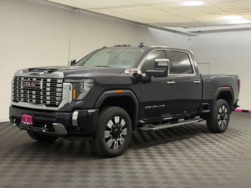 Used 2025 GMC Sierra 2500 Denali w/ Technology Package AWD/4WD image 1