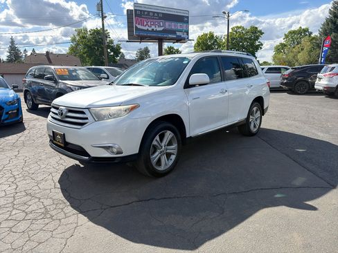 Used 2012 Toyota Highlander Limited w/ Tow Pkg AWD/4WD image 2