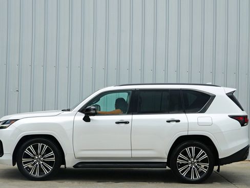 Used 2023 Lexus LX 600 Luxury w/ Appearance Package image 60