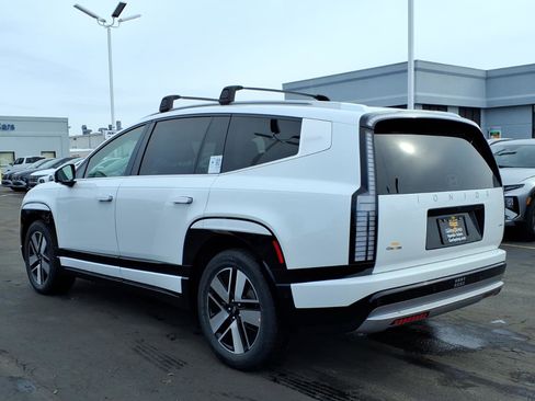 New 2026 Hyundai Ioniq 9 SEL image 8