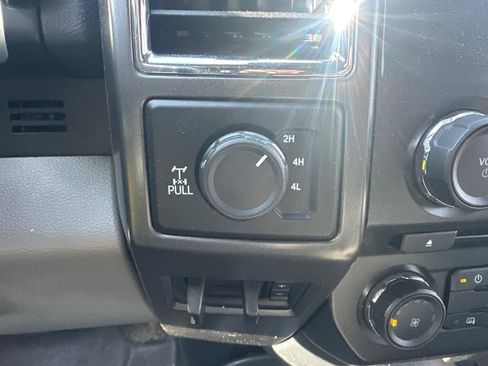 Used 2017 Ford F250 XLT w/ XLT Value Package image 21