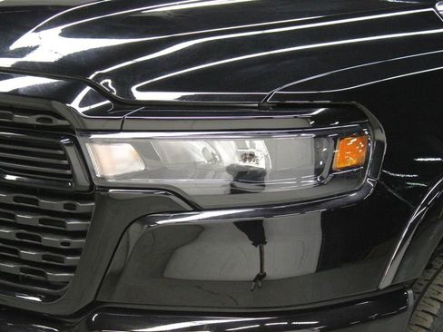 Used 2025 RAM 1500 Big Horn image 34