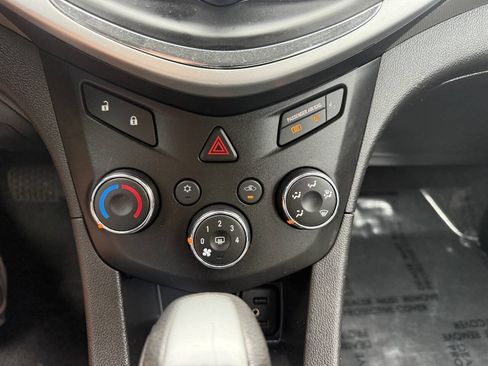 Used 2020 Chevrolet Sonic LT FWD image 17