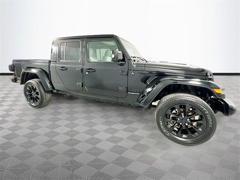 Used 2022 Jeep Gladiator Overland image 8