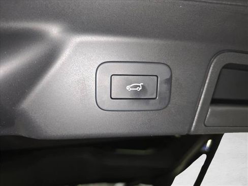 Used 2023 Land Rover Range Rover Velar R-Dynamic S AWD/4WD image 13