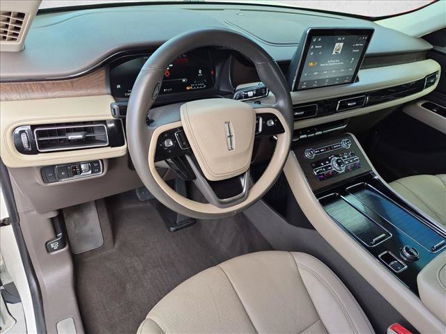 Used 2020 Lincoln Aviator Reserve w/ Class IV Trailer Tow Package RWD image 10