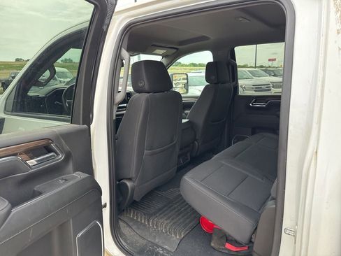 Used 2024 Chevrolet Silverado 2500 LT w/ Convenience Package image 7