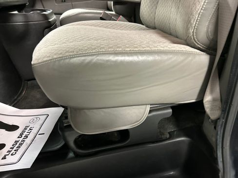 Used 2017 Chevrolet Express 2500 LS image 12