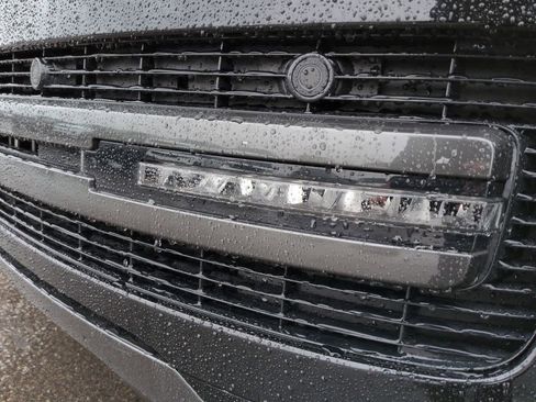 New 2026 Land Rover Range Rover Long Wheelbase SE image 10