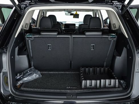 New 2026 Volkswagen Atlas SE FWD image 29