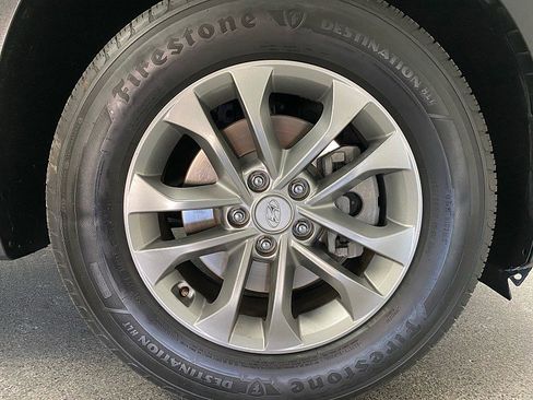 Used 2020 Hyundai Santa Fe SE image 25