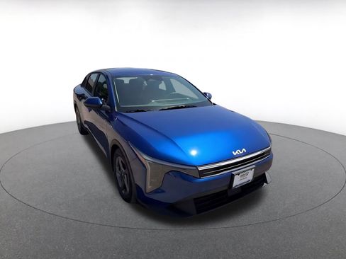 Used 2025 Kia K4 FWD image 3