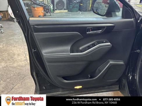 Certified 2025 Toyota Highlander XLE image 15