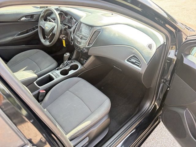 Used 2019 Chevrolet Cruze LT FWD image 38