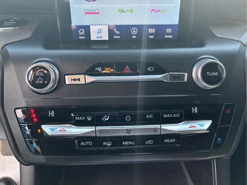 Used 2020 Ford Explorer Platinum w/ Premium Technology Package AWD/4WD image 31