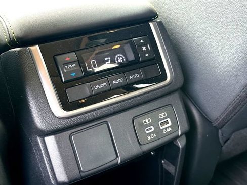 Used 2024 Subaru Ascent Onyx Edition AWD/4WD image 22