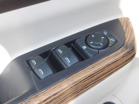 Used 2019 GMC Acadia Denali w/ Technology Package FWD image 14