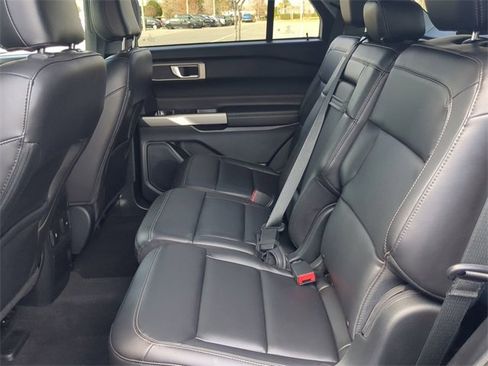 Used 2023 Ford Explorer XLT w/ Equipment Group 202A image 14