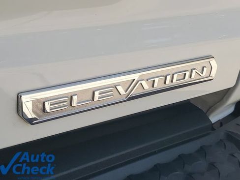 Used 2024 GMC Canyon Elevation w/ Convenience Package RWD image 9