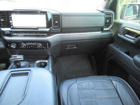 Used 2022 Chevrolet Silverado 1500 RST w/ Z71 Off-Road Package AWD/4WD image 14