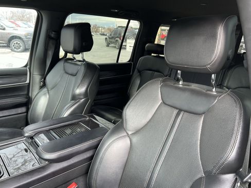 Used 2023 Jeep Wagoneer L 4WD image 18