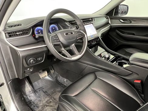 Used 2023 Jeep Grand Cherokee L Limited image 24