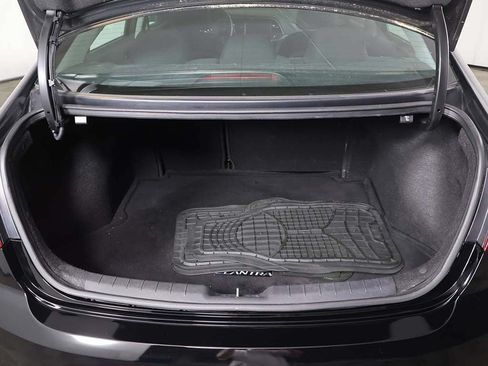 Used 2020 Hyundai Elantra SE w/ Cargo Package (C1) FWD image 13
