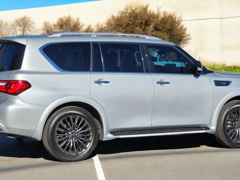 Used 2022 INFINITI QX80 Sensory w/ All-Season Package image 11