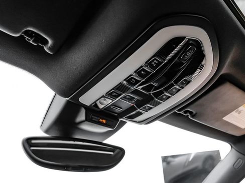 Used 2017 Porsche Macan S image 27