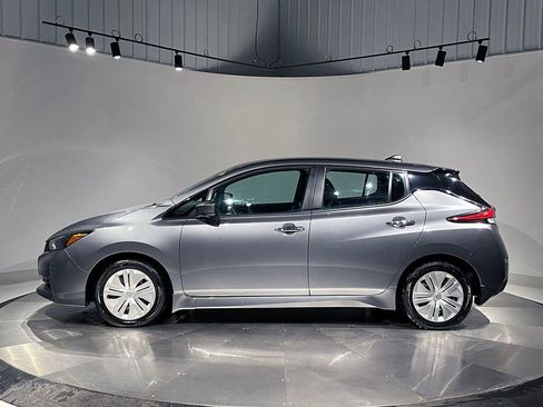 Used 2023 Nissan Leaf S image 14