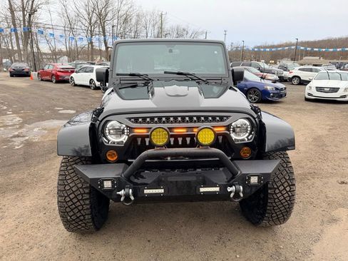 Used 2013 Jeep Wrangler Unlimited Sahara image 2