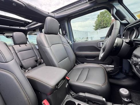 New 2026 Jeep Wrangler Unlimited Sahara AWD/4WD image 19