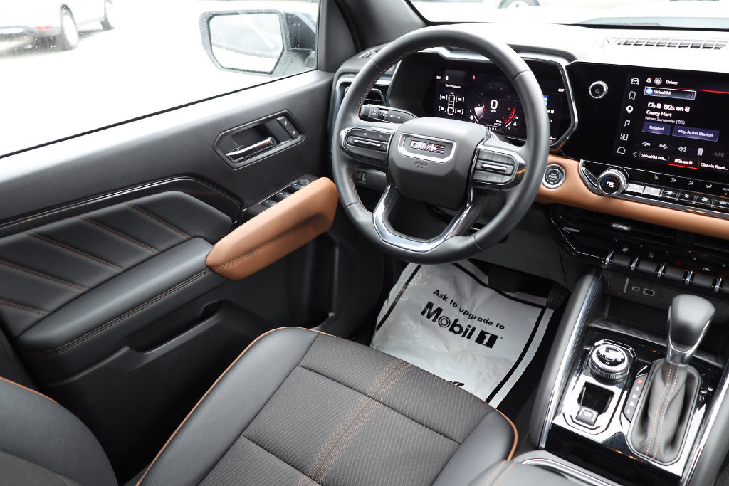 Used 2025 GMC Canyon AT4 w/ Nightfall Edition AWD/4WD image 19