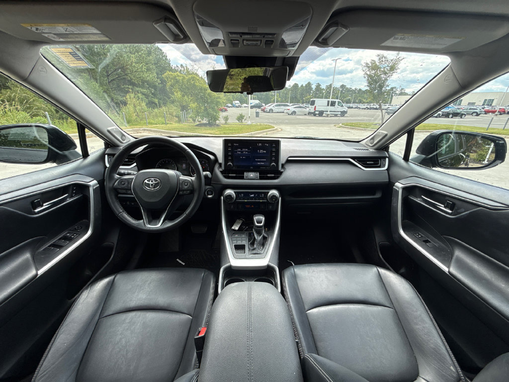 Used 2020 Toyota RAV4 XLE Premium AWD/4WD image 16