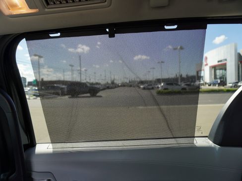 Used 2025 Toyota Sienna XLE image 13