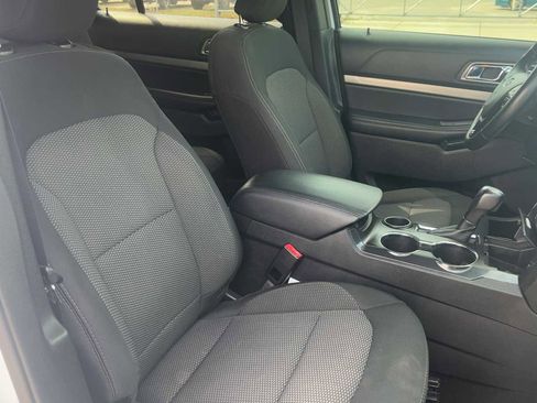 Used 2019 Ford Explorer XLT w/ Equipment Group 201A FWD image 33