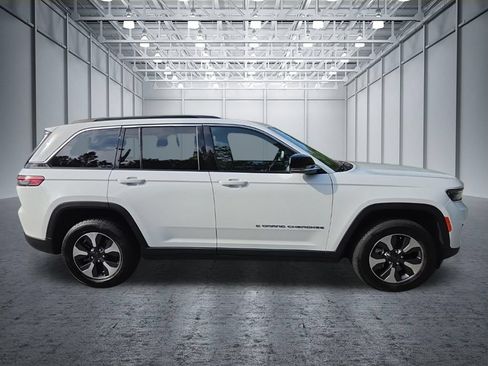 Used 2024 Jeep Grand Cherokee Limited 4xe AWD/4WD image 10