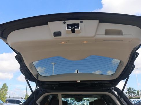 Used 2017 Buick Enclave Premium w/ Experience Buick Package image 7