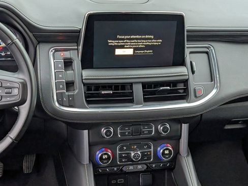 Used 2024 GMC Yukon SLT AWD/4WD image 12