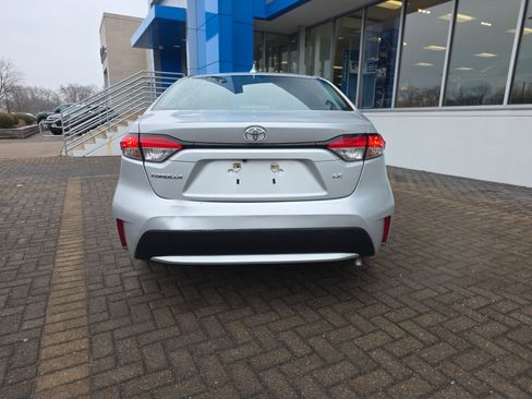 Used 2021 Toyota Corolla LE image 4