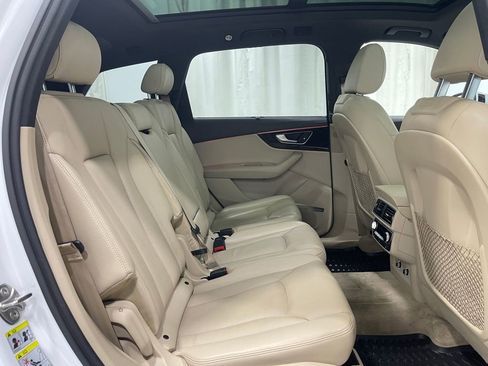 Used 2018 Audi Q7 3.0T Prestige w/ Prestige Package image 31