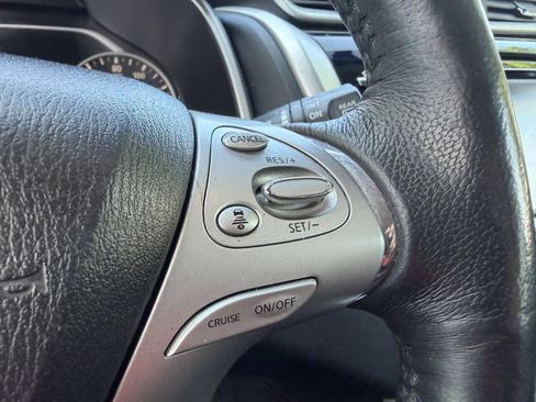 Used 2018 Nissan Murano SL AWD/4WD image 16