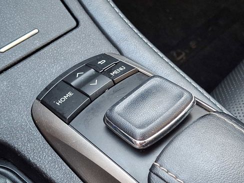 Used 2018 Lexus ES 350 w/ Ultra Luxury Package image 27