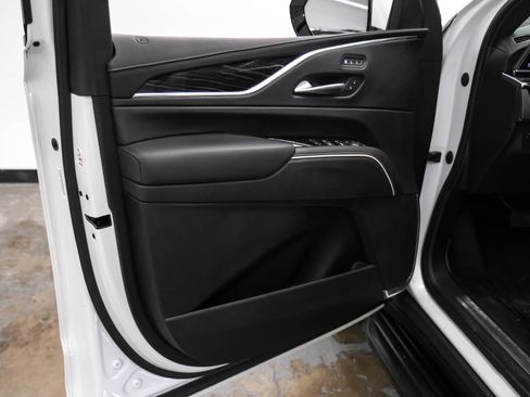 Used 2021 Cadillac Escalade Sport RWD image 39